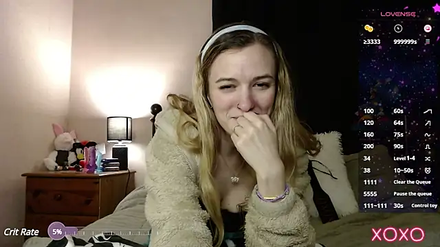 Snapshot of EllieeRose chatting on February 19, 7:06 am EllieeRose online show from February 19, 7:06 am