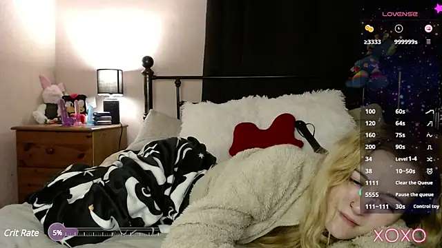 Snapshot of EllieeRose chatting on March 1, 7:37 pm EllieeRose online show from March 1, 7:37 pm