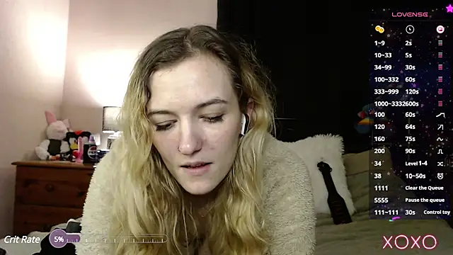 Snapshot of EllieeRose chatting on March 9, 7:59 pm EllieeRose online show from March 9, 7:59 pm