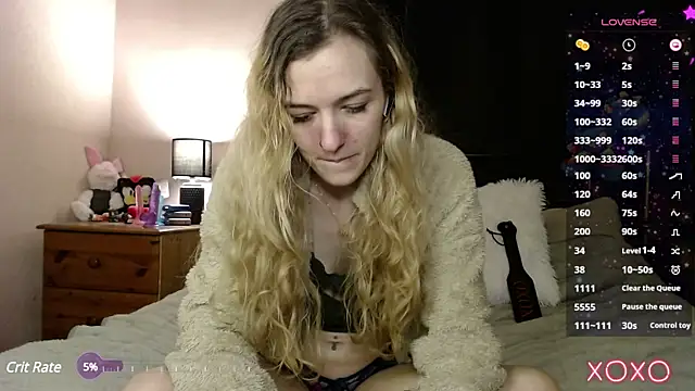Snapshot of EllieeRose chatting on March 10, 2:06 am EllieeRose online show from March 10, 2:06 am