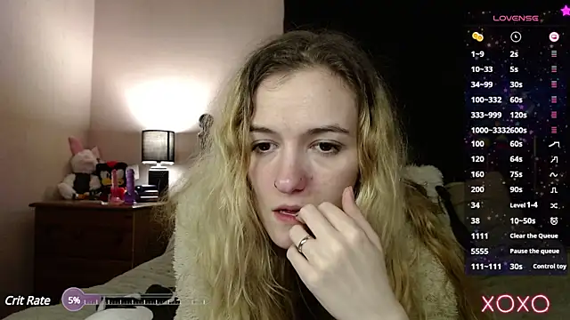 Snapshot of EllieeRose chatting on March 12, 4:51 am EllieeRose online show from March 12, 4:51 am