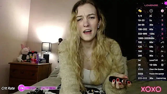 Snapshot of EllieeRose chatting on March 17, 11:54 pm EllieeRose online show from March 17, 11:54 pm