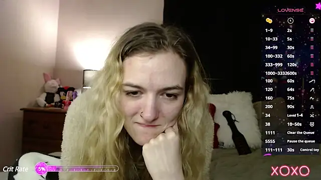 Snapshot of EllieeRose chatting on March 18, 9:31 am EllieeRose online show from March 18, 9:31 am