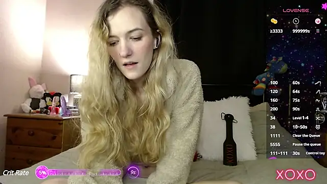 Snapshot of EllieeRose chatting on March 19, 7:17 pm EllieeRose online show from March 19, 7:17 pm