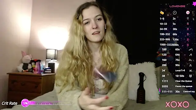 Snapshot of EllieeRose chatting on March 20, 1:24 am EllieeRose online show from March 20, 1:24 am