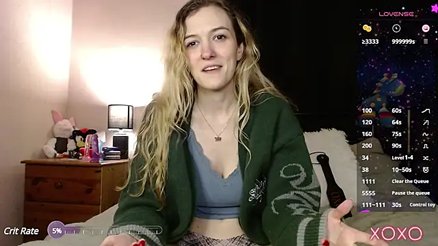 Snapshot of EllieeRose chatting on March 21, 12:51 am EllieeRose online show from March 21, 12:51 am