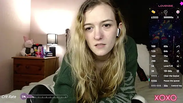 Snapshot of EllieeRose chatting on March 21, 3:55 am EllieeRose online show from March 21, 3:55 am