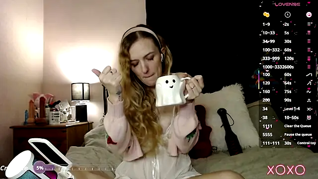Snapshot of EllieeRose chatting on September 13, 1:33 pm EllieeRose online show from September 13, 1:33 pm