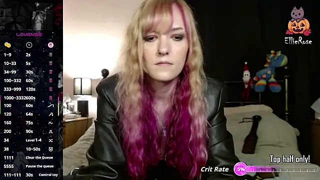 Snapshot of EllieeRose chatting on May 15, 7:37 am EllieeRose online show from May 15, 7:37 am
