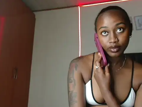 Snapshot of Miss_hot_candy chatting on January 7, 7:31 am Miss hot candy online show from January 7, 7:31 am