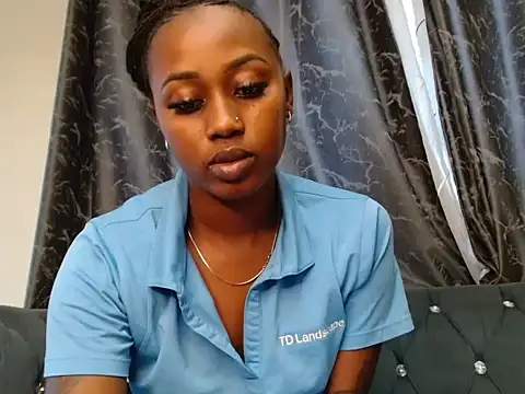 Snapshot of Miss_hot_candy chatting on February 21, 10:39 am Miss hot candy online show from February 21, 10:39 am