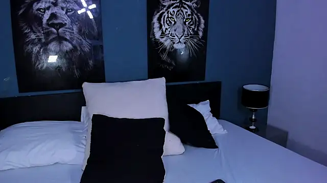 Snapshot of Liana_Bernocchi chatting on February 15, 11:14 pm Liana Bernocchi online show from February 15, 11:14 pm