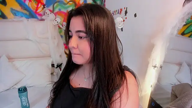 Snapshot of Liana_Bernocchi chatting on October 2, 7:21 pm Liana Bernocchi online show from October 2, 7:21 pm