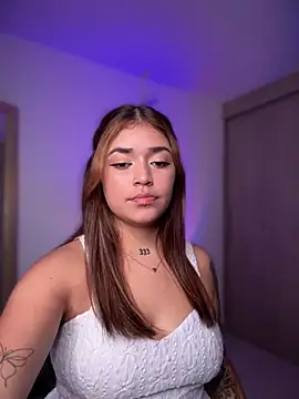 Snapshot of JoselinFlower_ chatting on December 18, 4:09 am JoselinFlower  online show from December 18, 4:09 am