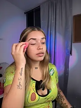 Snapshot of JoselinFlower_ chatting on November 21, 1:59 am JoselinFlower online show from November 21, 1:59 am