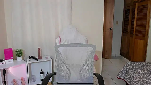 shanakendal2 online show from February 24, 4:47 pm