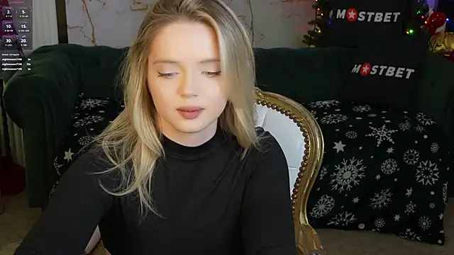 Snapshot of Cassy-Celestial_ chatting on December 25, 2:46 am Cassy-Celestial online show from December 25, 2:46 am