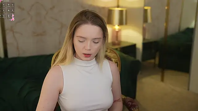 Snapshot of Cassy-Celestial_ chatting on October 25, 7:38 am Cassy-Celestial online show from October 25, 7:38 am