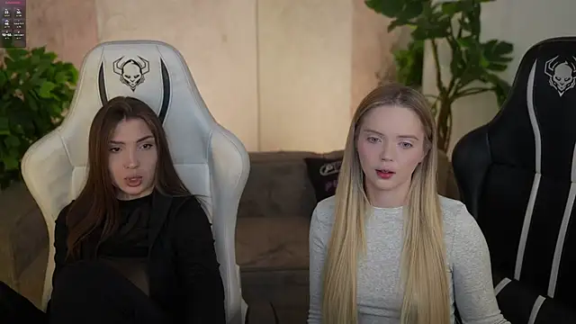 Snapshot of Cassy-Celestial_ chatting on November 28, 8:28 am Cassy-Celestial online show from November 28, 8:28 am