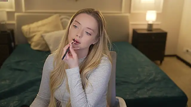 Snapshot of Cassy-Celestial_ chatting on December 14, 8:09 am Cassy-Celestial online show from December 14, 8:09 am