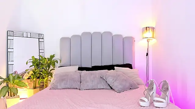 Snapshot of Scarlett_Steelee chatting on December 14, 11:09 pm Scarlett Steelee online show from December 14, 11:09 pm