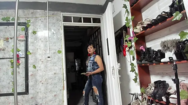 Snapshot of Erlinda-engel chatting on February 3, 12:47 am Erlinda-engel online show from February 3, 12:47 am