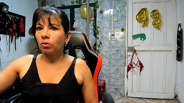 Snapshot of Erlinda-engel chatting on March 4, 11:40 am Erlinda-engel online show from March 4, 11:40 am