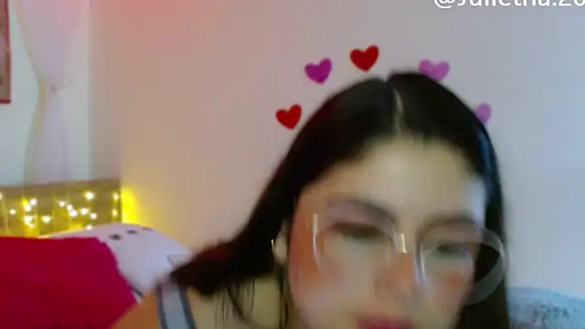 Juliietha servas online show from February 12, 8:50 pm