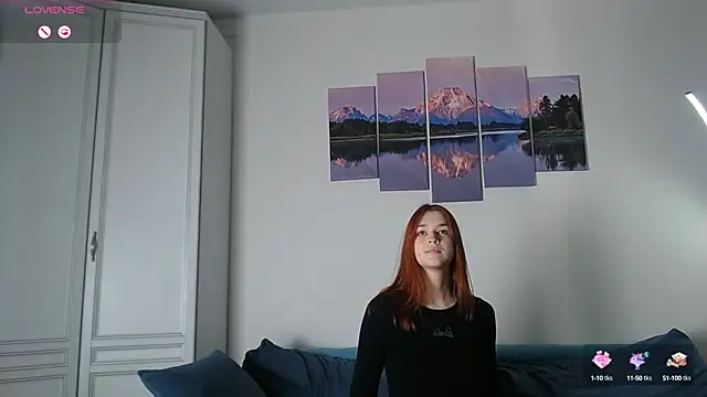 Snapshot of MargoFoxy chatting on March 9, 8:29 am MargoFoxy online show from March 9, 8:29 am