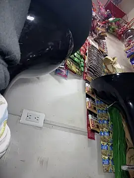 Snapshot of Sol_biglips chatting on December 29, 8:37 pm Sol biglips online show from December 29, 8:37 pm