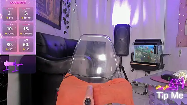 Snapshot of sweet_kamil chatting on November 6, 3:18 am sweet kamil online show from November 6, 3:18 am