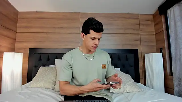 Snapshot of MarcoSullivan chatting on December 25, 7:24 pm MarcoSullivan online show from December 25, 7:24 pm