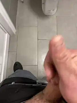 Snapshot of _themask_ chatting on December 9, 3:33 pm themask online show from December 9, 3:33 pm