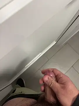 Snapshot of _themask_ chatting on February 3, 5:24 pm themask online show from February 3, 5:24 pm