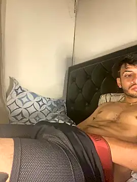 Snapshot of tom_thick chatting on December 7, 7:16 am tom thick online show from December 7, 7:16 am