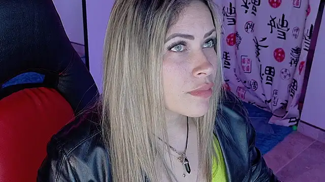 Natalia Montoya online show from October 22, 12:22 am