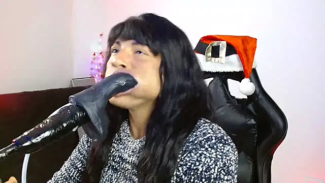 Snapshot of Anabel693 chatting on December 22, 10:28 am Anabel693 online show from December 22, 10:28 am