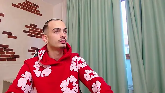 Snapshot of BrandonTate chatting on December 20, 1:22 pm BrandonTate online show from December 20, 1:22 pm