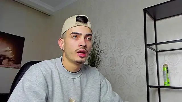 Snapshot of BrandonTate chatting on January 7, 11:58 am BrandonTate online show from January 7, 11:58 am