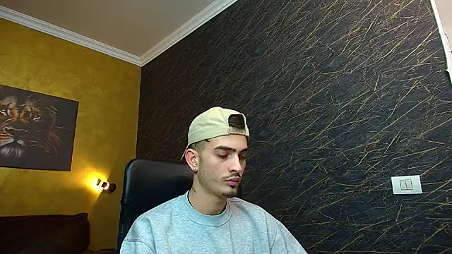 Snapshot of BrandonTate chatting on January 8, 3:39 pm BrandonTate online show from January 8, 3:39 pm