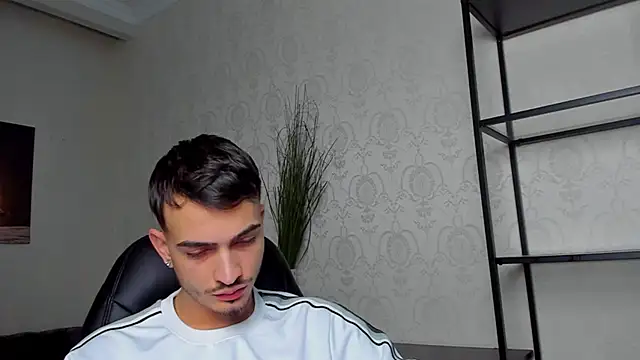 Snapshot of BrandonTate chatting on January 10, 3:48 pm BrandonTate online show from January 10, 3:48 pm