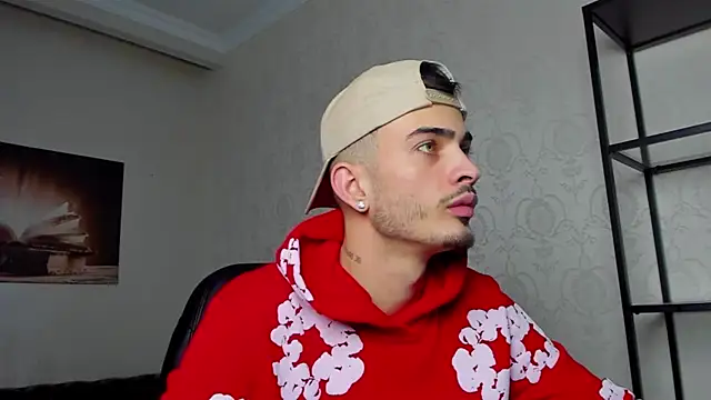 Snapshot of BrandonTate chatting on January 13, 3:26 pm BrandonTate online show from January 13, 3:26 pm