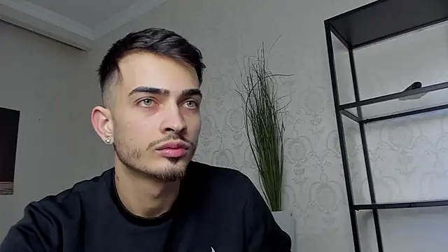 Snapshot of BrandonTate chatting on January 20, 11:02 am BrandonTate online show from January 20, 11:02 am