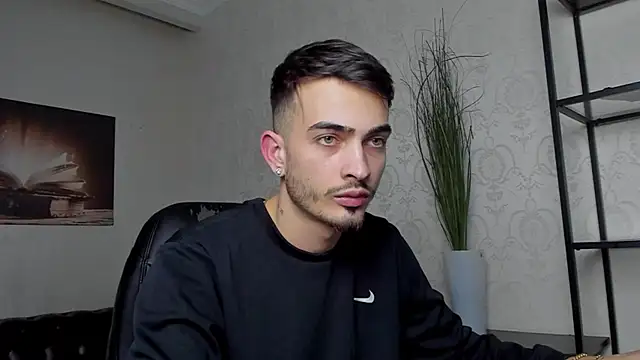 Snapshot of BrandonTate chatting on January 21, 2:59 pm BrandonTate online show from January 21, 2:59 pm