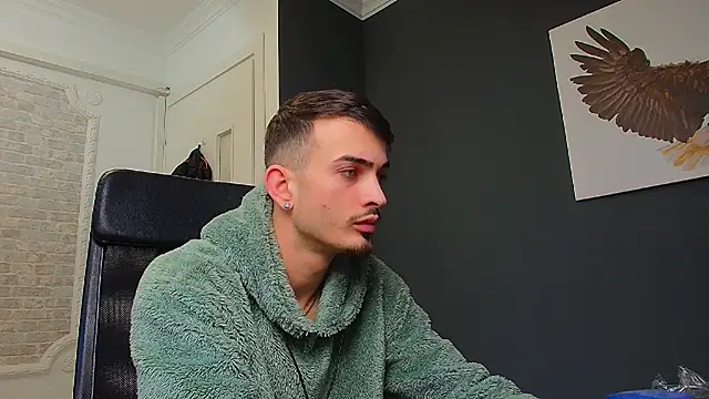 Snapshot of BrandonTate chatting on January 24, 12:20 pm BrandonTate online show from January 24, 12:20 pm