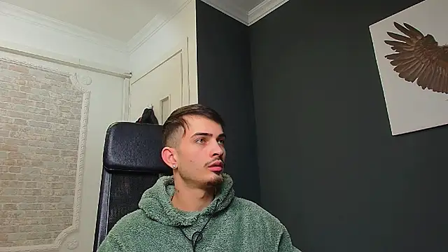 Snapshot of BrandonTate chatting on January 24, 3:24 pm BrandonTate online show from January 24, 3:24 pm