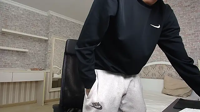 Snapshot of BrandonTate chatting on January 30, 8:01 am BrandonTate online show from January 30, 8:01 am