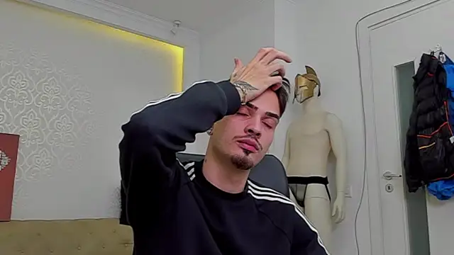 Snapshot of BrandonTate chatting on February 5, 1:22 pm BrandonTate online show from February 5, 1:22 pm