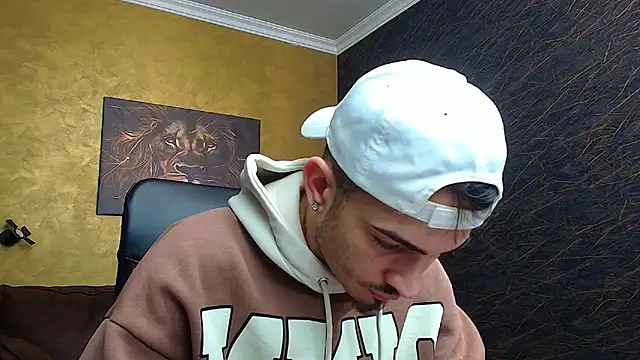 Snapshot of BrandonTate chatting on February 14, 12:03 pm BrandonTate online show from February 14, 12:03 pm