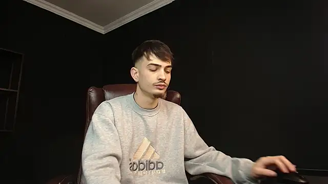 Snapshot of BrandonTate chatting on February 25, 1:17 pm BrandonTate online show from February 25, 1:17 pm